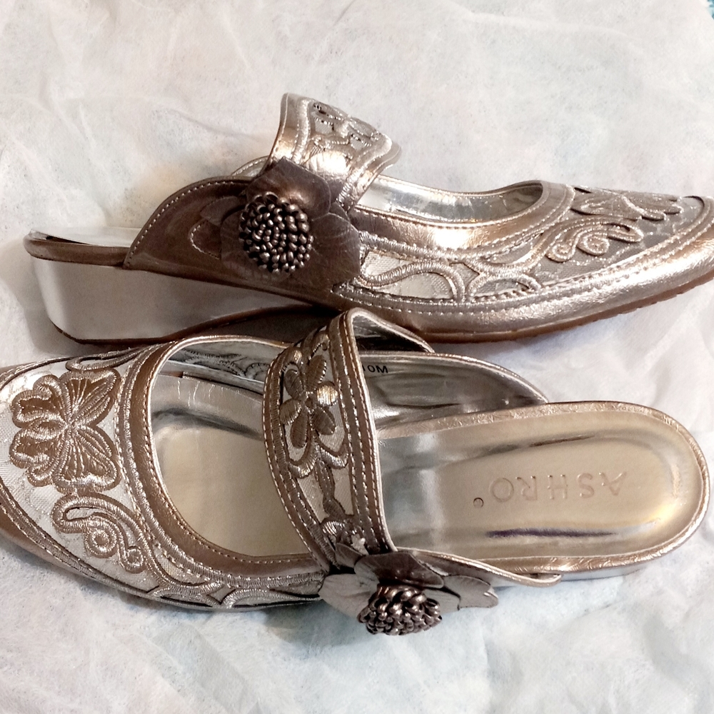 Slip on shoes